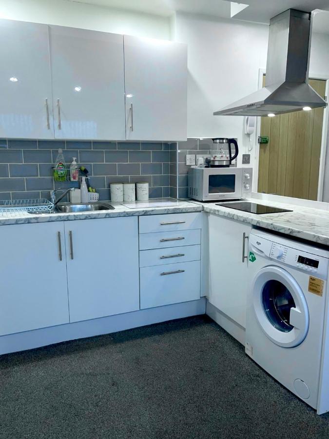 Large Self Contained Studio In Bham City Centre W Parking Birmingham Bagian luar foto